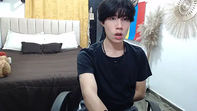 Snapshot of Elio-cam chatting on July 9, 8:26 am Elio-cam online show from July 9, 8:26 am
