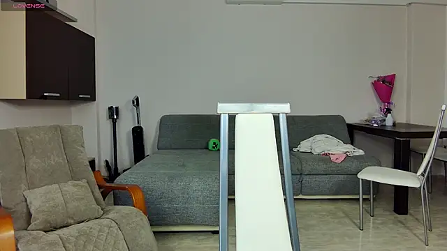 -Rin-Chan online show from March 13, 2:11 pm