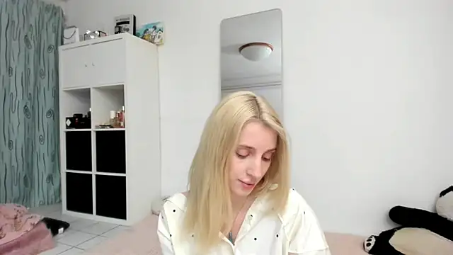 KenzieDawton online show from May 22, 3:54 pm