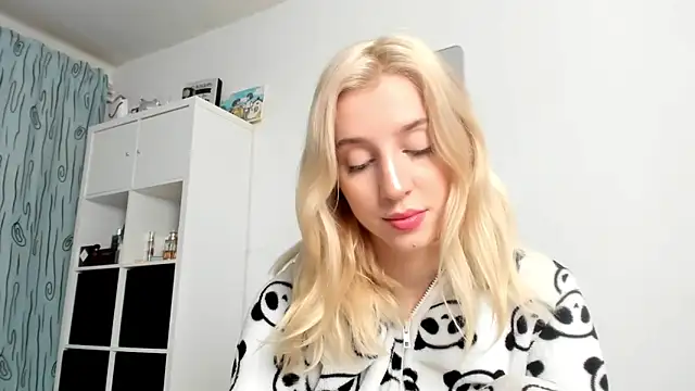 KenzieDawton online show from November 27, 4:46 am