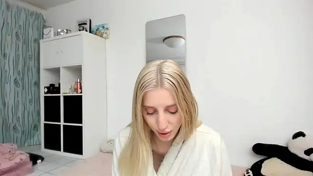 KenzieDawton online show from May 16, 4:28 pm