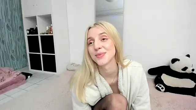 KenzieDawton online show from May 23, 5:12 pm