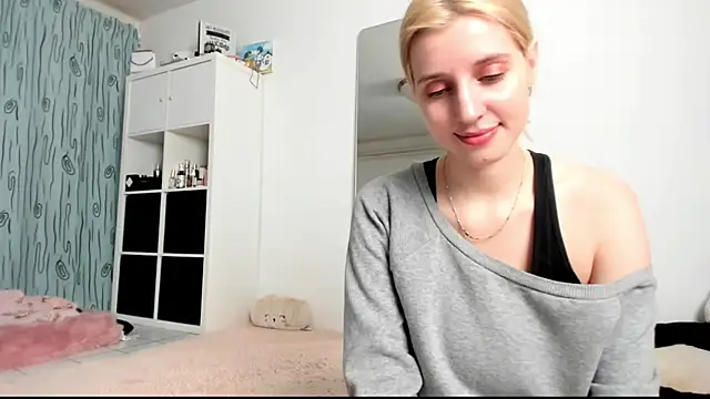 Snapshot of KenzieDawton chatting on January 5, 5:09 am KenzieDawton online show from January 5, 5:09 am
