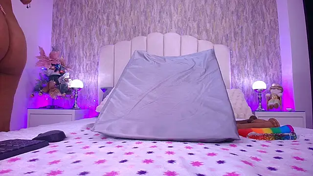 raven lilith  online show from December 18, 3:22 am