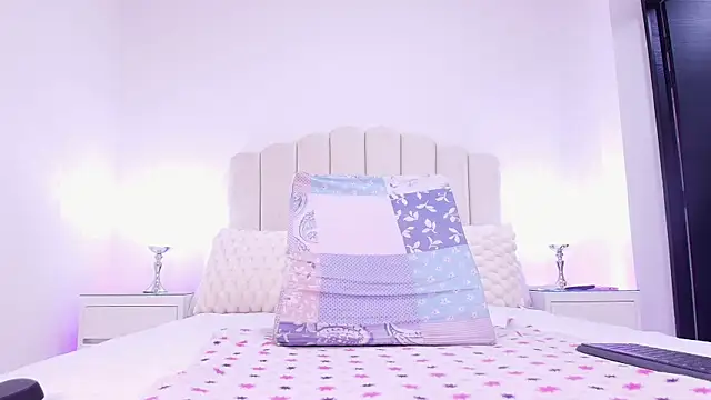 Snapshot of raven_lilith_ chatting on October 31, 3:14 am raven lilith online show from October 31, 3:14 am