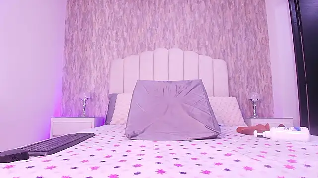 raven lilith  online show from February 27, 3:18 am