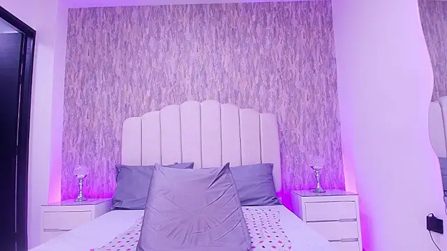 raven lilith  online show from March 20, 3:18 am