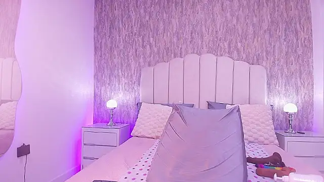 raven lilith  online show from February 6, 3:24 am