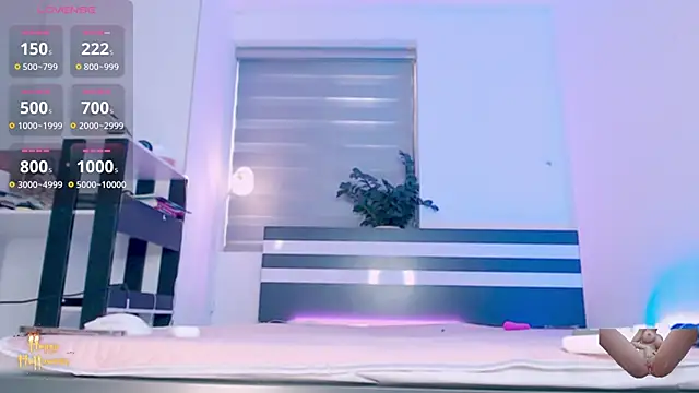 Shyn   online show from November 15, 1:42 am