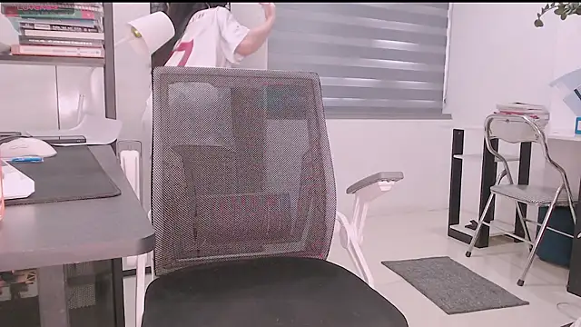 Shyn   online show from March 7, 6:42 am