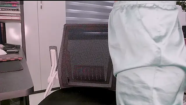 Shyn   online show from March 11, 4:06 am