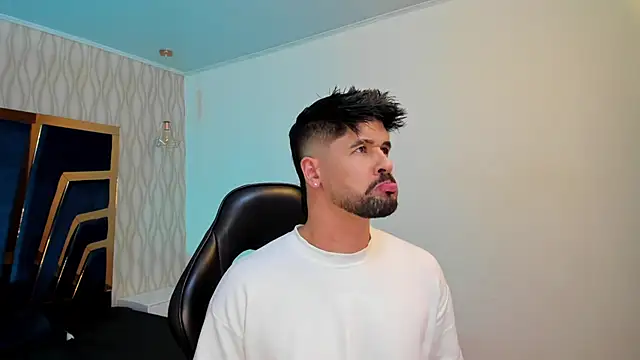 Snapshot of Petesevans chatting on October 28, 11:14 pm Petesevans online show from October 28, 11:14 pm