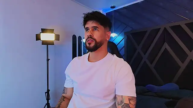 Petesevans online show from April 6, 11:17 pm