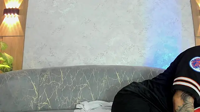Snapshot of Petesevans chatting on July 12, 12:11 am Petesevans online show from July 12, 12:11 am