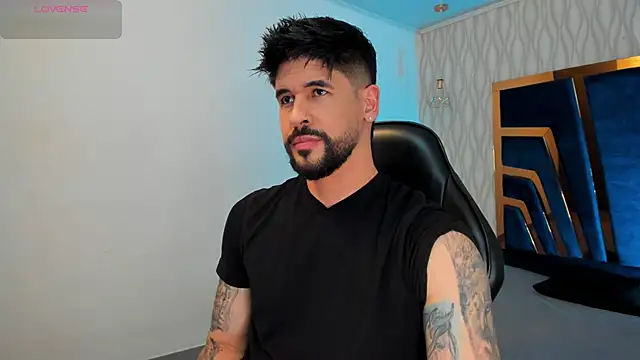 Snapshot of Petesevans chatting on November 21, 11:15 pm Petesevans online show from November 21, 11:15 pm