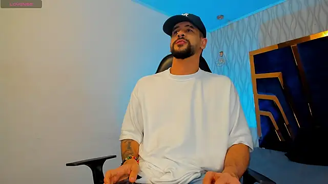 Snapshot of Petesevans chatting on December 14, 1:28 pm Petesevans online show from December 14, 1:28 pm