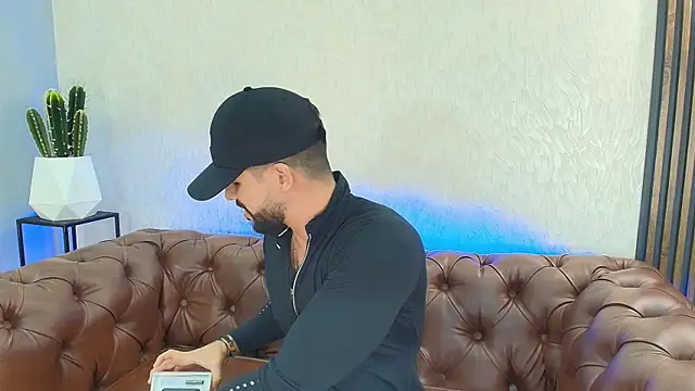 Snapshot of Petesevans chatting on July 4, 12:06 am Petesevans online show from July 4, 12:06 am