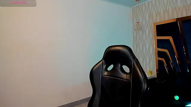 Snapshot of Petesevans chatting on November 12, 11:30 pm Petesevans online show from November 12, 11:30 pm