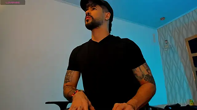 Snapshot of Petesevans chatting on November 9, 1:48 pm Petesevans online show from November 9, 1:48 pm