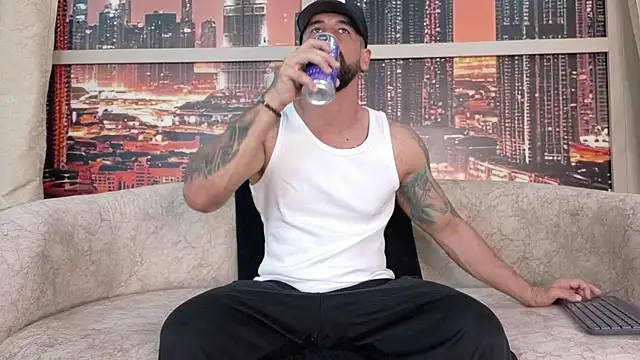 Snapshot of Petesevans chatting on June 4, 8:57 pm Petesevans online show from June 4, 8:57 pm