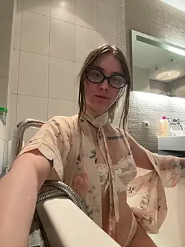 liasha s online show from March 21, 2:46 am
