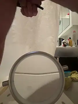 Snapshot of shehandme chatting on September 20, 12:43 pm shehandme online show from September 20, 12:43 pm