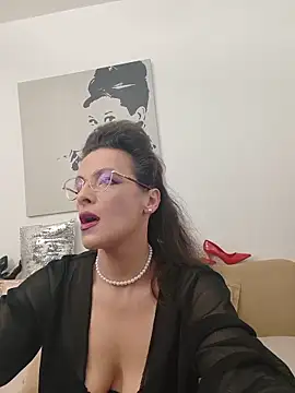 RebeccaNoble online show from May 31, 5:13 am