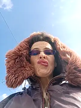 RebeccaNoble online show from March 19, 12:05 pm