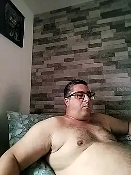 ADRIAN ADI40 online show from March 26, 3:32 pm