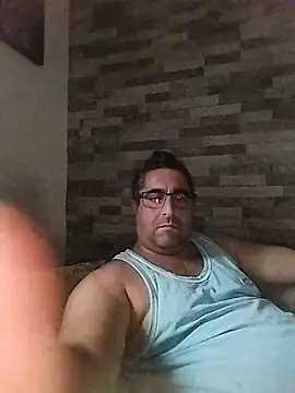 Snapshot of ADRIAN_ADI40 chatting on May 17, 4:12 am ADRIAN ADI40 online show from May 17, 4:12 am