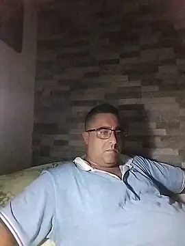 Snapshot of ADRIAN_ADI40 chatting on May 24, 1:05 am ADRIAN ADI40 online show from May 24, 1:05 am