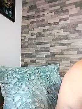 Snapshot of ADRIAN_ADI40 chatting on May 3, 4:17 am ADRIAN ADI40 online show from May 3, 4:17 am