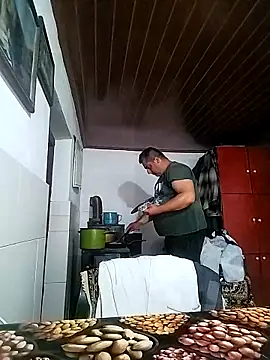 ADRIAN ADI40 online show from March 21, 6:14 am