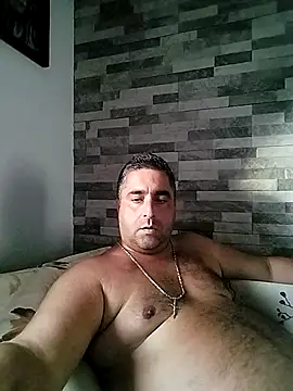 ADRIAN ADI40 online show from October 4, 2:40 pm