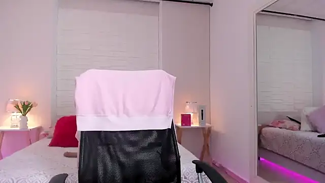 SophiaaStone online show from March 28, 12:06 pm