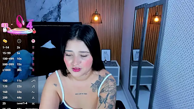 BIANCAROY1 online show from November 13, 6:45 pm