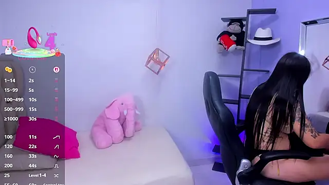 BIANCAROY1 online show from October 23, 7:01 pm