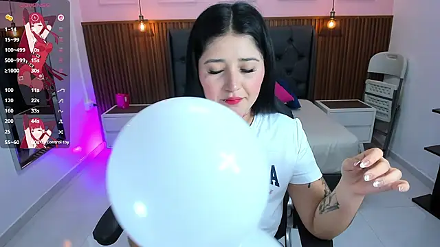 Snapshot of BIANCAROY1 chatting on July 4, 6:34 pm BIANCAROY1 online show from July 4, 6:34 pm