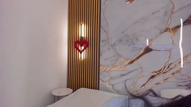 indi catalina online show from April 10, 3:19 pm