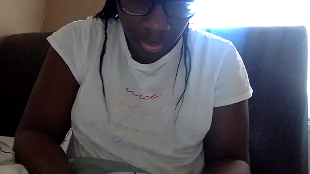 Snapshot of blacksexybeauty31 chatting on March 9, 3:05 pm blacksexybeauty31 online show from March 9, 3:05 pm