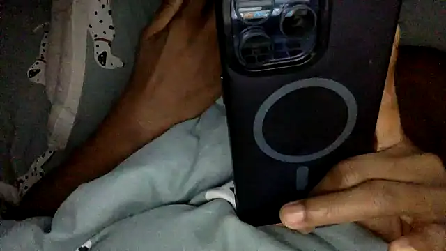 Snapshot of blacksexybeauty31 chatting on February 13, 4:17 pm blacksexybeauty31 online show from February 13, 4:17 pm