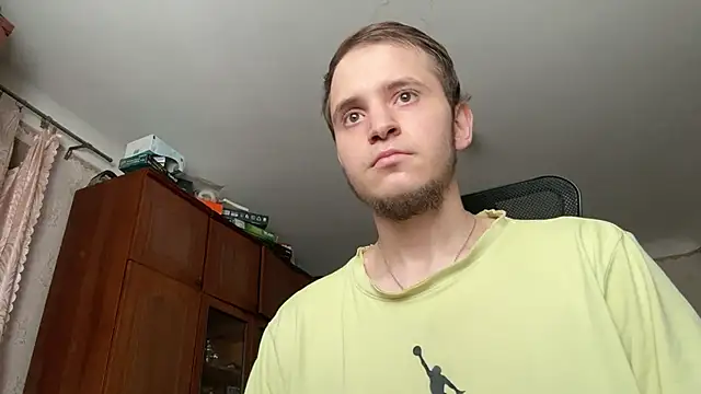 Snapshot of sweaticeboy chatting on July 11, 7:19 am sweaticeboy online show from July 11, 7:19 am