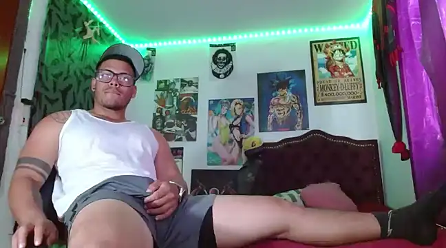 Snapshot of Danielsbigcum chatting on December 16, 2:05 pm Danielsbigcum online show from December 16, 2:05 pm
