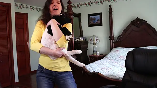 Snapshot of thornburyrose chatting on March 3, 2:39 pm thornburyrose online show from March 3, 2:39 pm