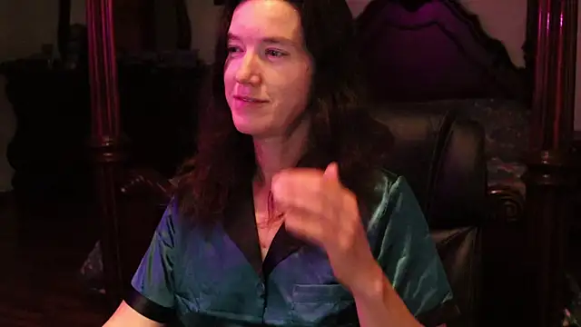 Snapshot of thornburyrose chatting on October 31, 1:46 am thornburyrose online show from October 31, 1:46 am