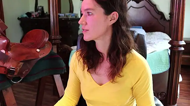 Snapshot of thornburyrose chatting on March 2, 7:43 pm thornburyrose online show from March 2, 7:43 pm