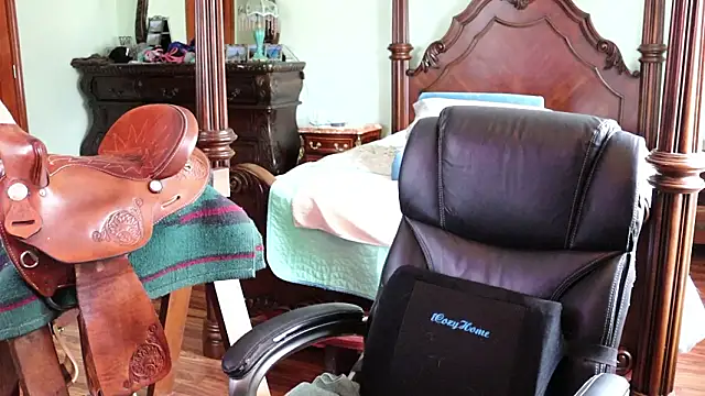 thornburyrose online show from March 24, 6:19 pm