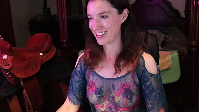 Snapshot of thornburyrose chatting on September 26, 1:45 am thornburyrose online show from September 26, 1:45 am