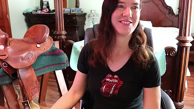 Snapshot of thornburyrose chatting on February 9, 7:23 pm thornburyrose online show from February 9, 7:23 pm