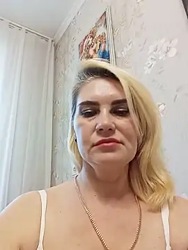 Snapshot of JennyOMay chatting on June 7, 3:56 am JennyOMay online show from June 7, 3:56 am